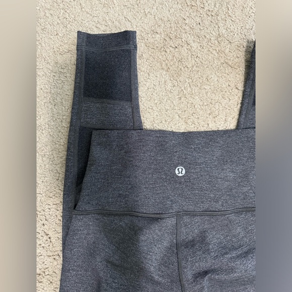 Lululemon Size 2 - Tech Mesh Legging - Picture 3 of 4